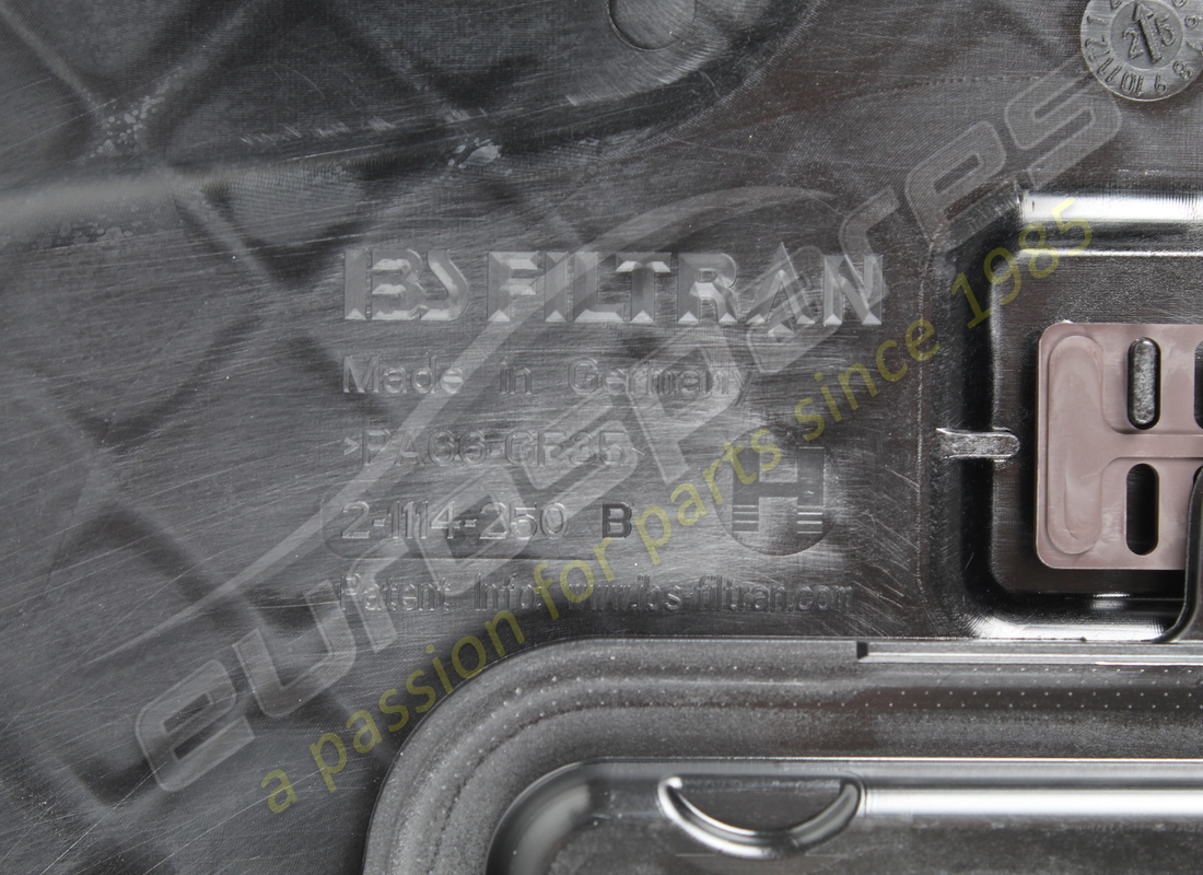 NEW PORSCHE TRANSMISSION OIL SUMP. PART NUMBER 0DT317165 (3) new porsche transmission oil sump. part number 0dt317165 (3)