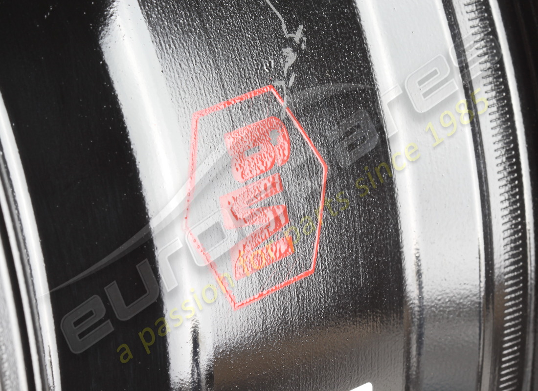 NEW FERRARI FRONT WHEEL - OZ RACING (9JX17''). PART NUMBER A2082 (6) new ferrari front wheel - oz racing (9jx17''). part number a2082 (6)