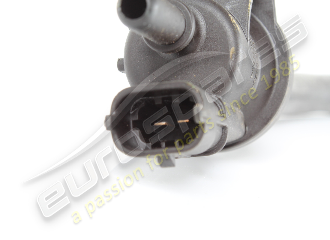 USED FERRARI RH FLUSH VALVE JUNCTION PIPE. PART NUMBER 304461 (3) used ferrari rh flush valve junction pipe. part number 304461 (3)