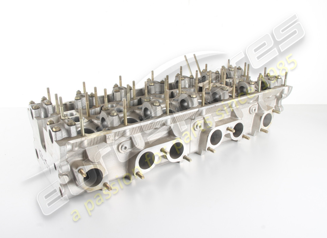 new ferrari lh cylinder head complete. part number 126511 (1)