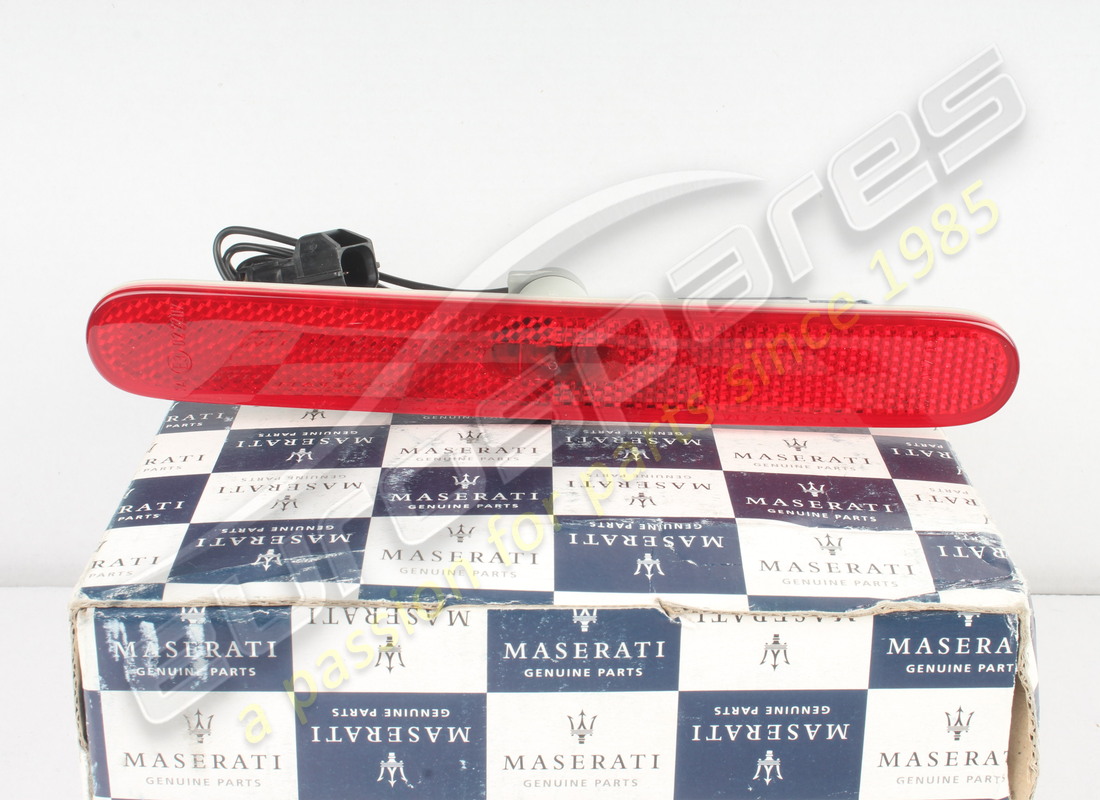new maserati front side-marker lamp. part number 191503 (4)