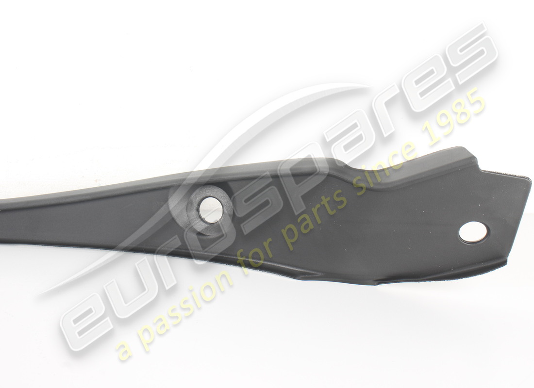 new maserati lh moulding. part number 670142160 (3)