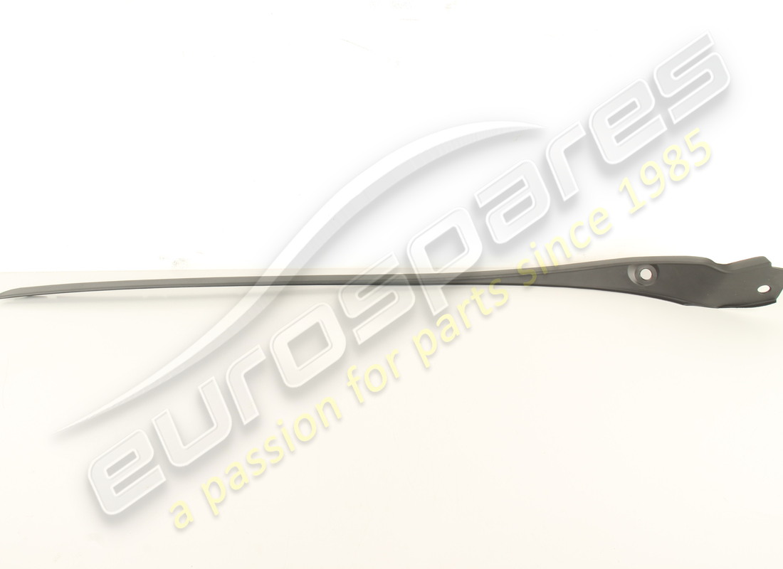 new maserati lh moulding. part number 670142160 (1)