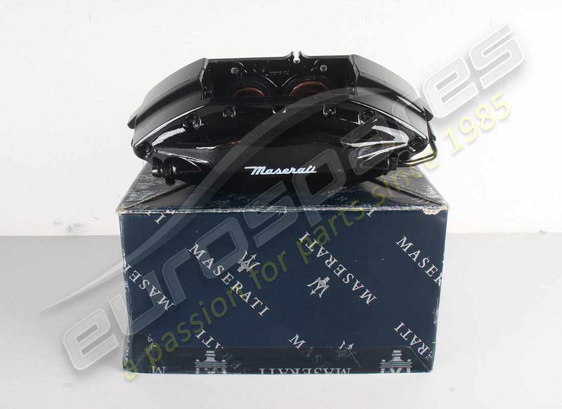 NEW Maserati RH FRONT CALIPER . PART NUMBER 387201108 (1)