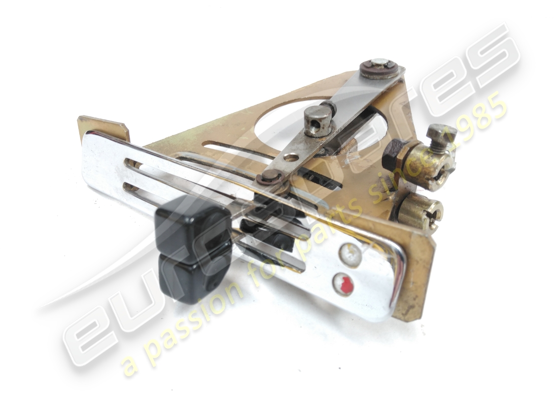 USED MASERATI COMPLESSIVO SUPPORTO E LEVE COMANDO STARTER E RISCALDAMENTO PER GUIDA DESTRA. PART NUMBER 117BV77222 (1) used maserati complessivo supporto e leve comando starter e riscaldamento per guida destra. part number 117bv77222 (1)