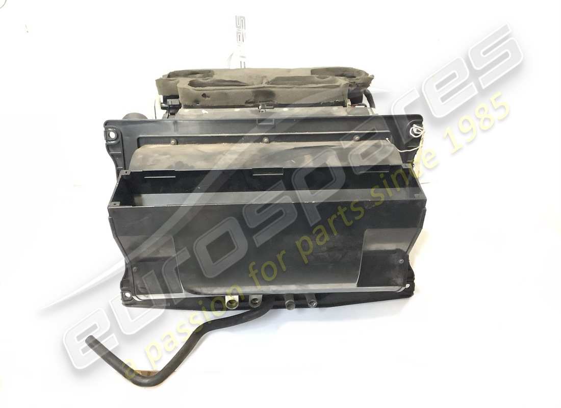 USED FERRARI EVAPORATOR SET COMPLETE LHD PART NUMBER 68070600 (2) used ferrari evaporator set complete lhd part number 68070600 (2)