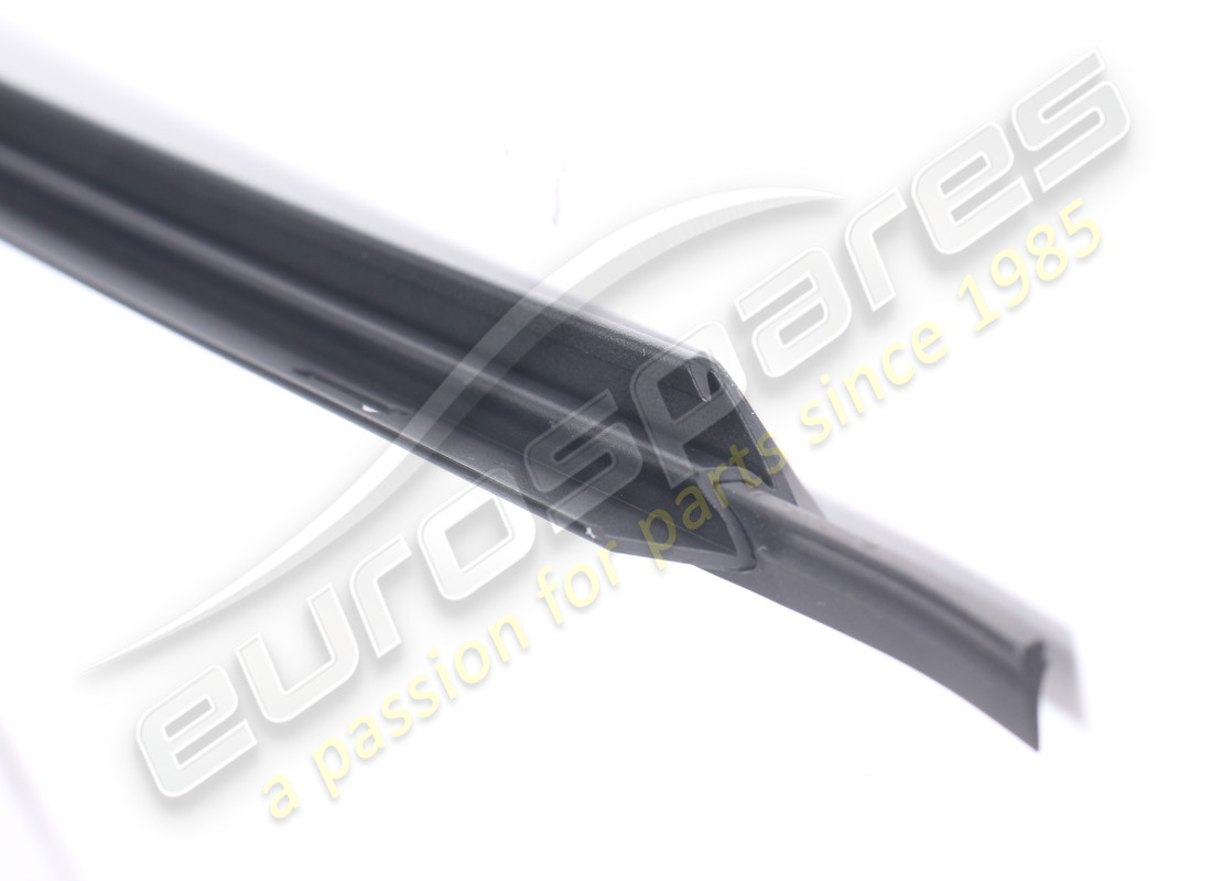 new ferrari rh gasket assembly. part number 64943900 (2)