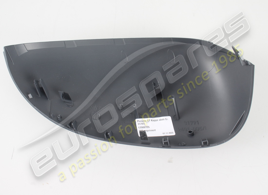 NEW PORSCHE MIRROR HOUSING DOOR MIRROR TOP HALF LEFT. PART NUMBER 95573161902GRU (4) new porsche mirror housing door mirror top half left. part number 95573161902gru (4)