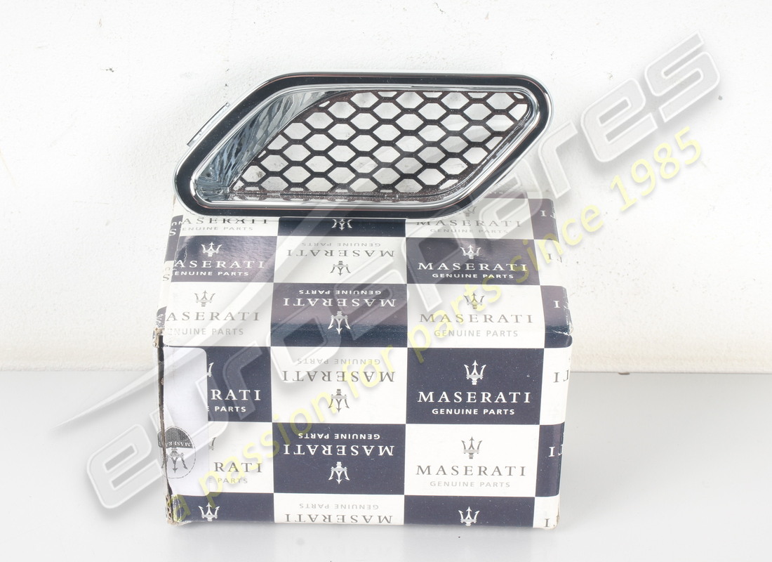 new maserati rh air intake. part number 84126300 (3)