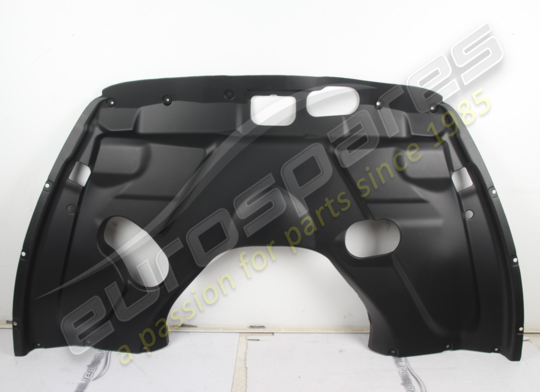 NEW MASERATI CENTRAL COVER. PART NUMBER 82074800 (1) new maserati central cover. part number 82074800 (1)