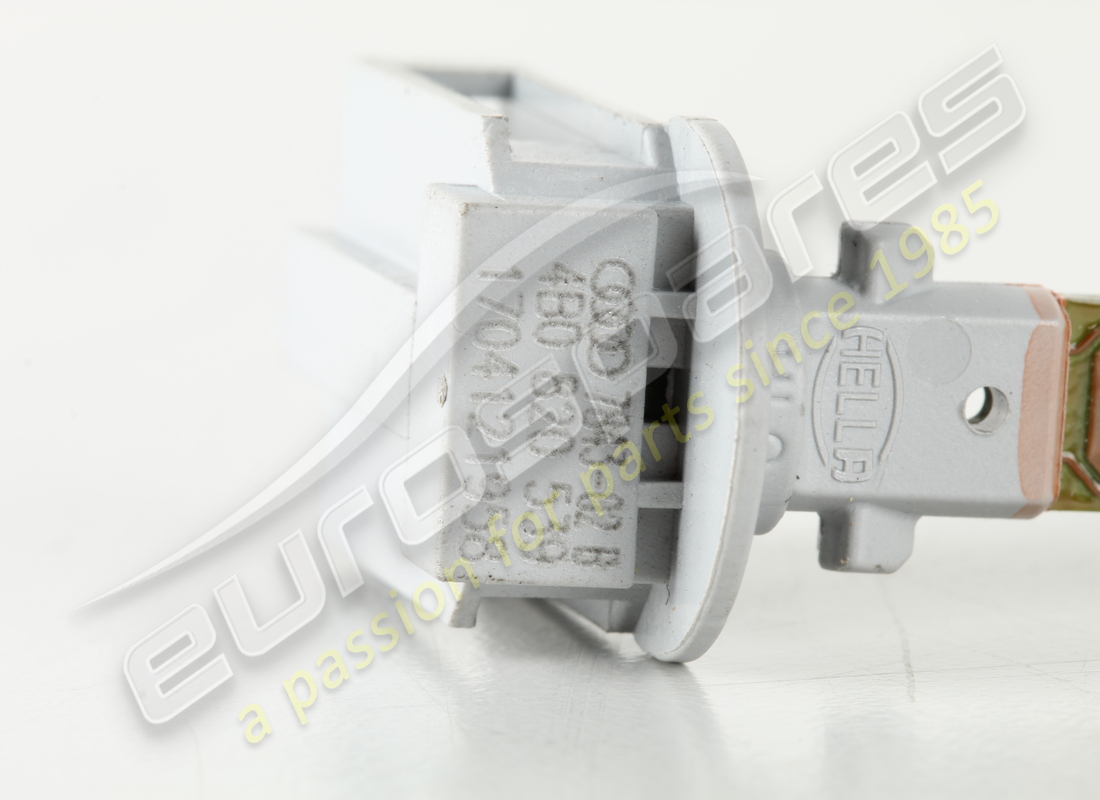 NEW LAMBORGHINI TEMPERATURE SENSOR. PART NUMBER 4B0820539 (3) new lamborghini temperature sensor. part number 4b0820539 (3)