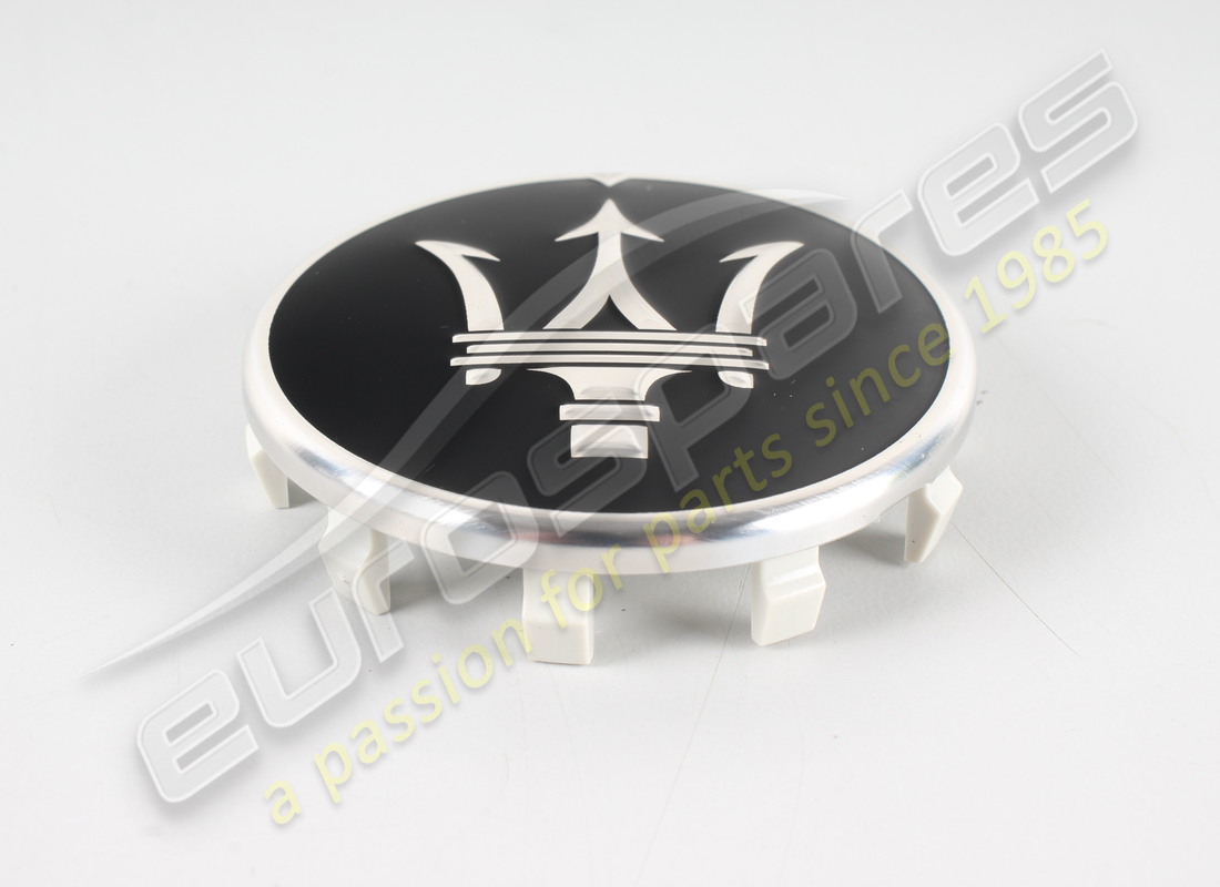 new maserati wheel badge. part number 670149986 (2)