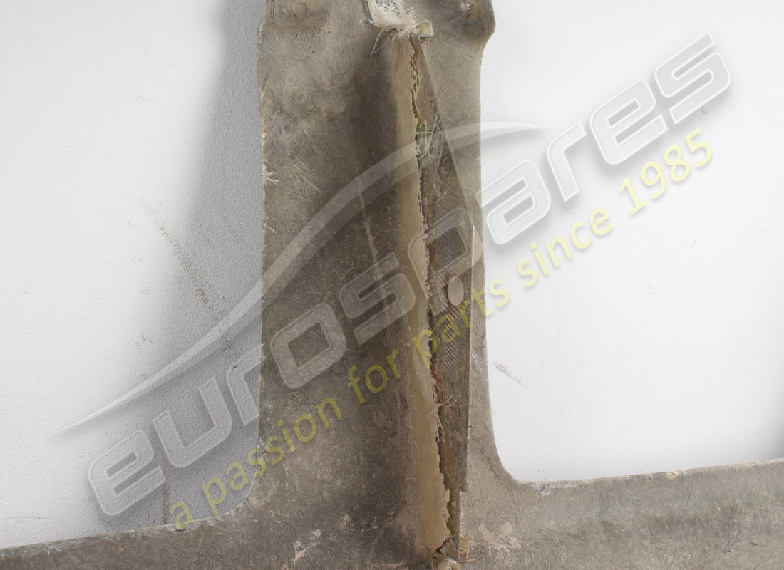 NEW FERRARI SPOYLER. PART NUMBER 61691900 (9) new ferrari spoyler. part number 61691900 (9)