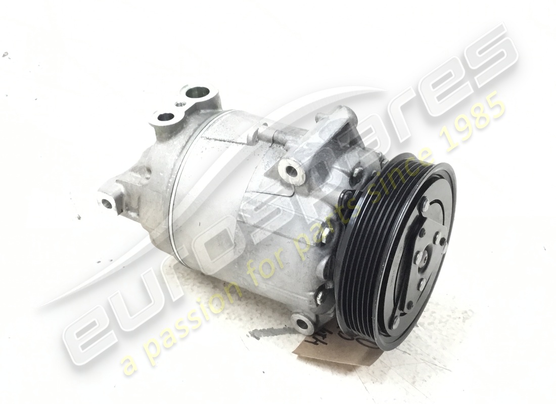 used ferrari air conditioning compressor. part number 938890 (1)