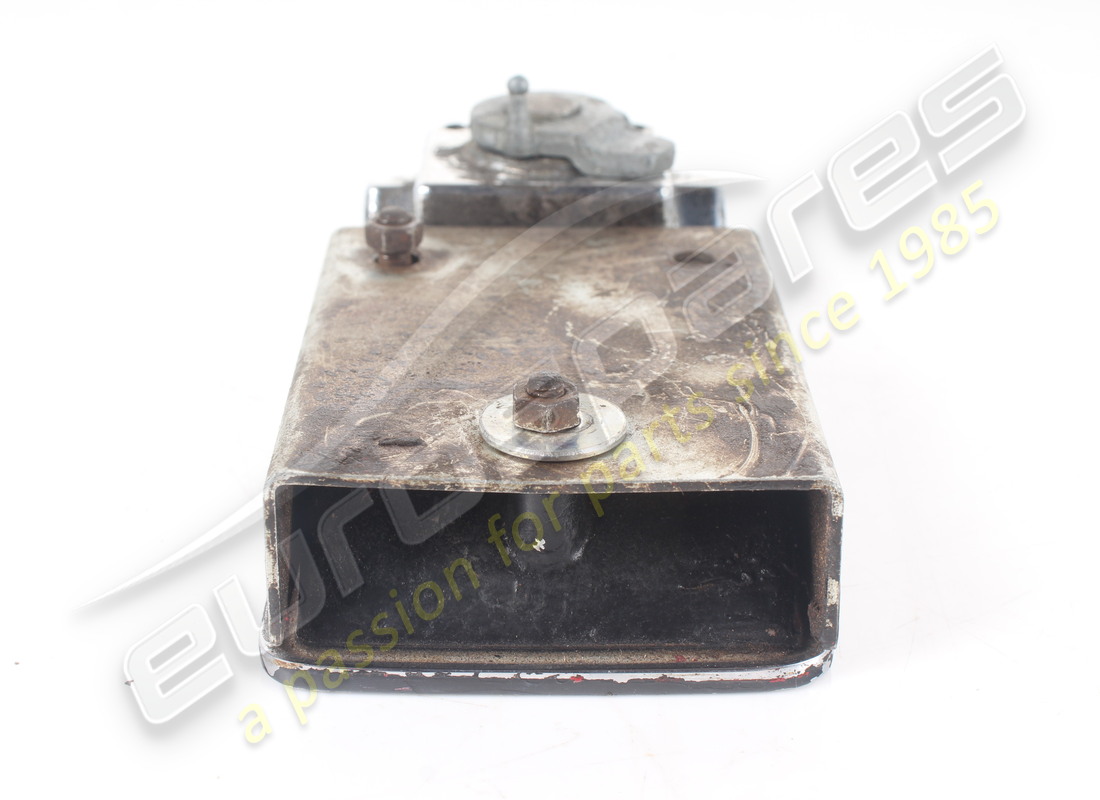 used ferrari rh door handle. part number 40062507 (3)