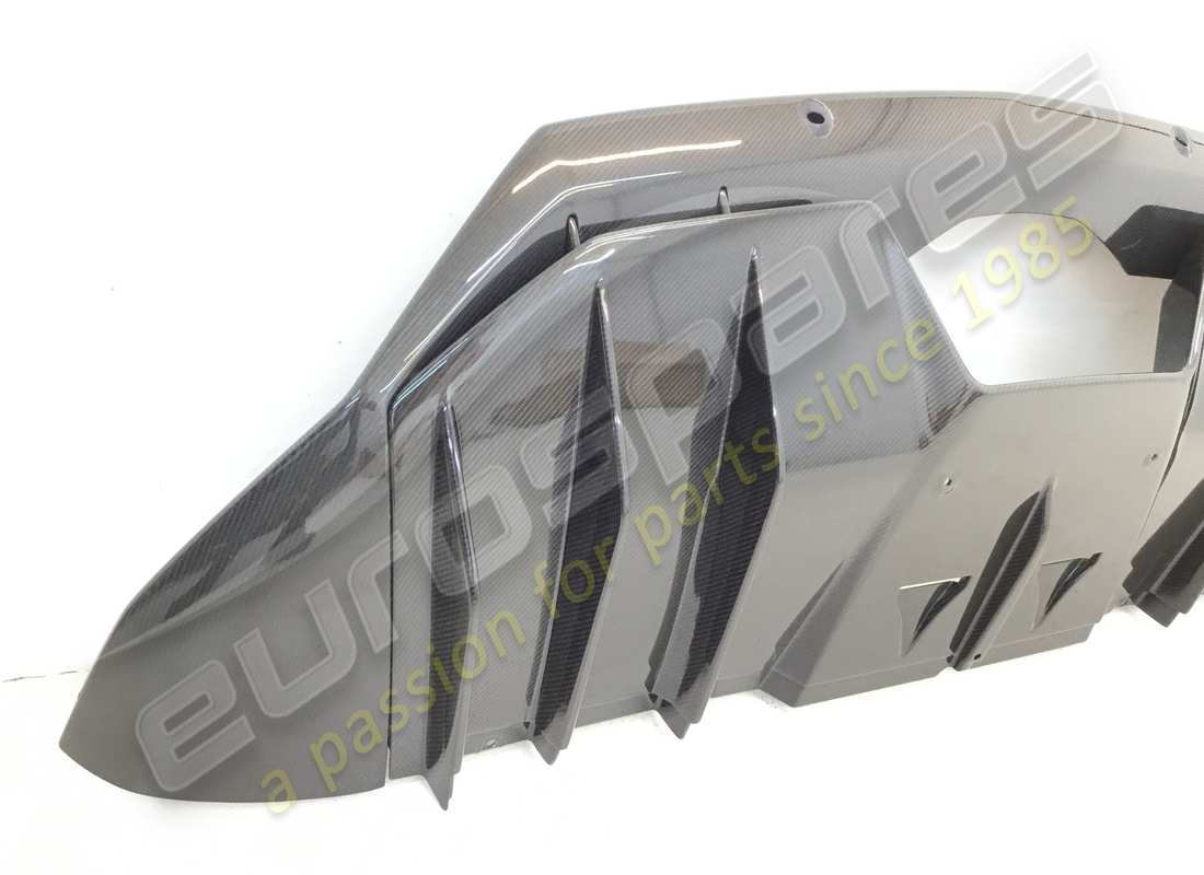 RECONDITIONED LAMBORGHINI REAR CARBON DIFFUSER. PART NUMBER 470807539M (2) reconditioned lamborghini rear carbon diffuser. part number 470807539m (2)