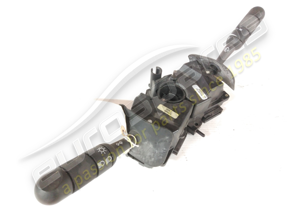 USED FERRARI COLUMN SWITCH FOR NORMAL HEAD LAMPS. PART NUMBER 178993 (2) used ferrari column switch for normal head lamps. part number 178993 (2)