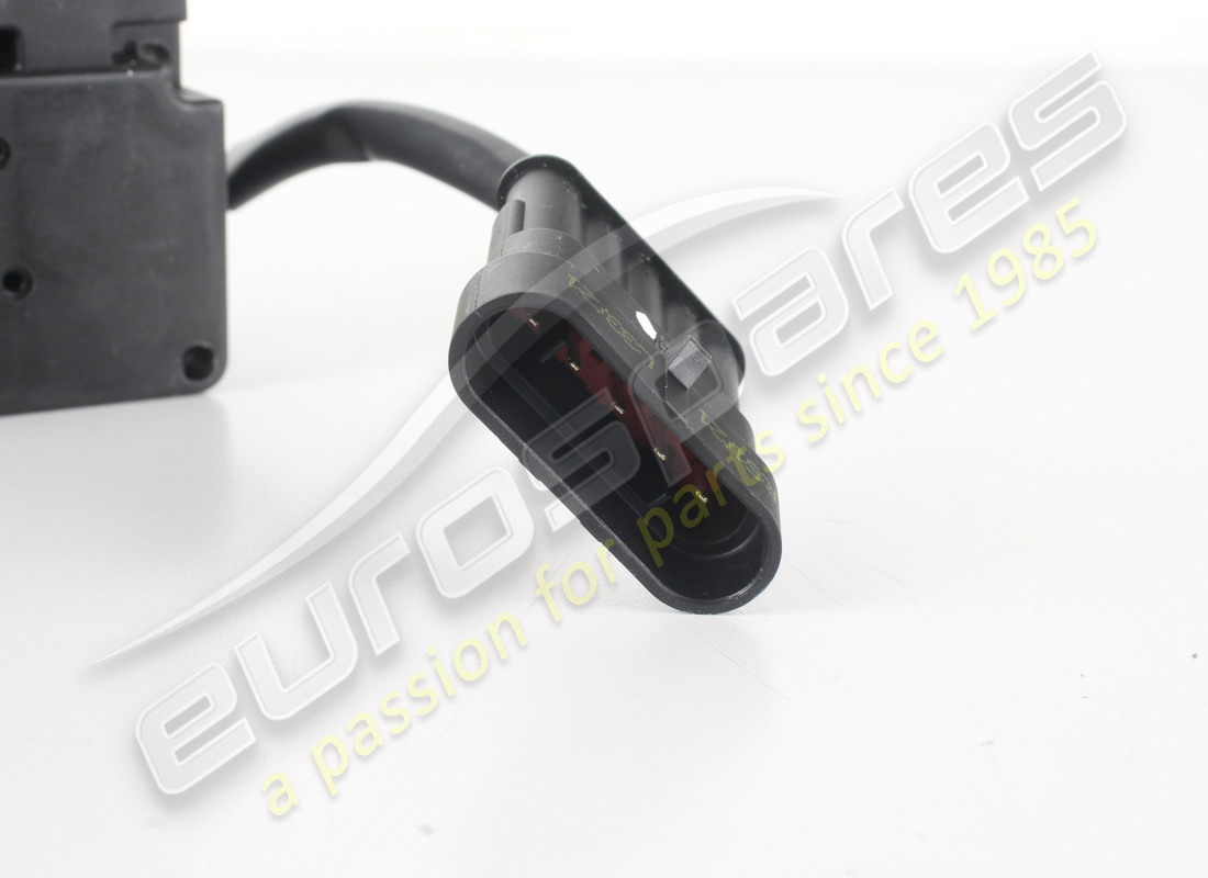 NEW FERRARI TGK VALVE (HEATER CONTROL). PART NUMBER 65066400 (5) new ferrari tgk valve (heater control). part number 65066400 (5)