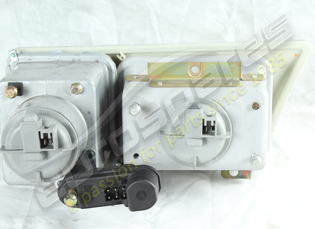 NEW MASERATI COMPLETE FRONT RH HIGH/LOW BEAM. PART NUMBER 363100100 (1) new maserati complete front rh high/low beam. part number 363100100 (1)