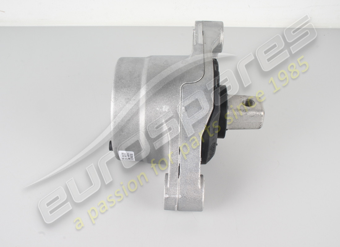 NEW MASERATI RUBBER - LH ENGINE MOUNTING. PART NUMBER 670004870 (3) new maserati rubber - lh engine mounting. part number 670004870 (3)