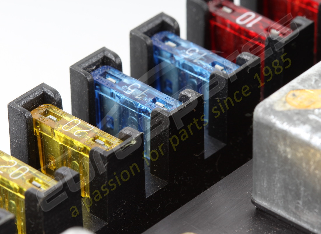 NEW FERRARI FUSE BOX ASSEMBLY. PART NUMBER 132203 (8) new ferrari fuse box assembly. part number 132203 (8)