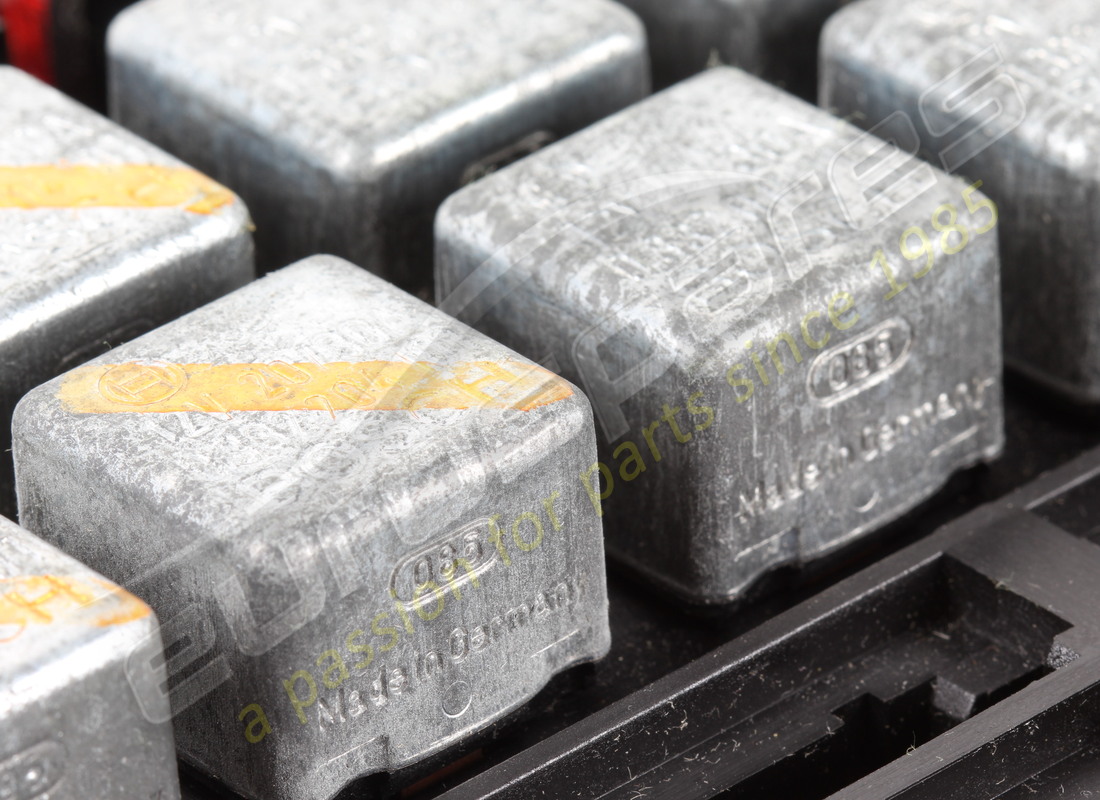 NEW FERRARI FUSE BOX ASSEMBLY. PART NUMBER 132203 (7) new ferrari fuse box assembly. part number 132203 (7)