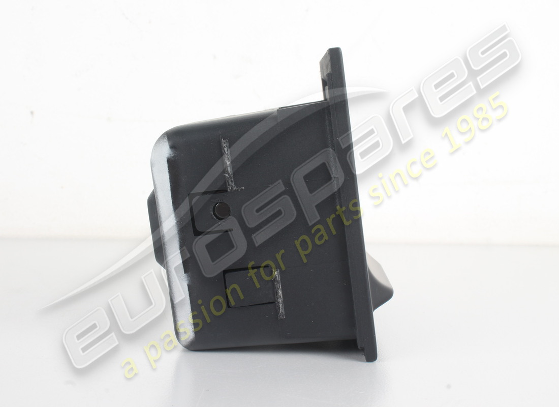 NEW FERRARI ASH TRAY. PART NUMBER 65471400 (3) new ferrari ash tray. part number 65471400 (3)