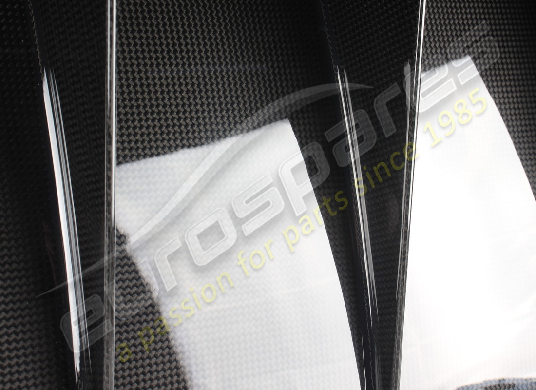 NEW FERRARI COMPLETE REAR DIFFUSER. PART NUMBER 83916800 (4) new ferrari complete rear diffuser. part number 83916800 (4)