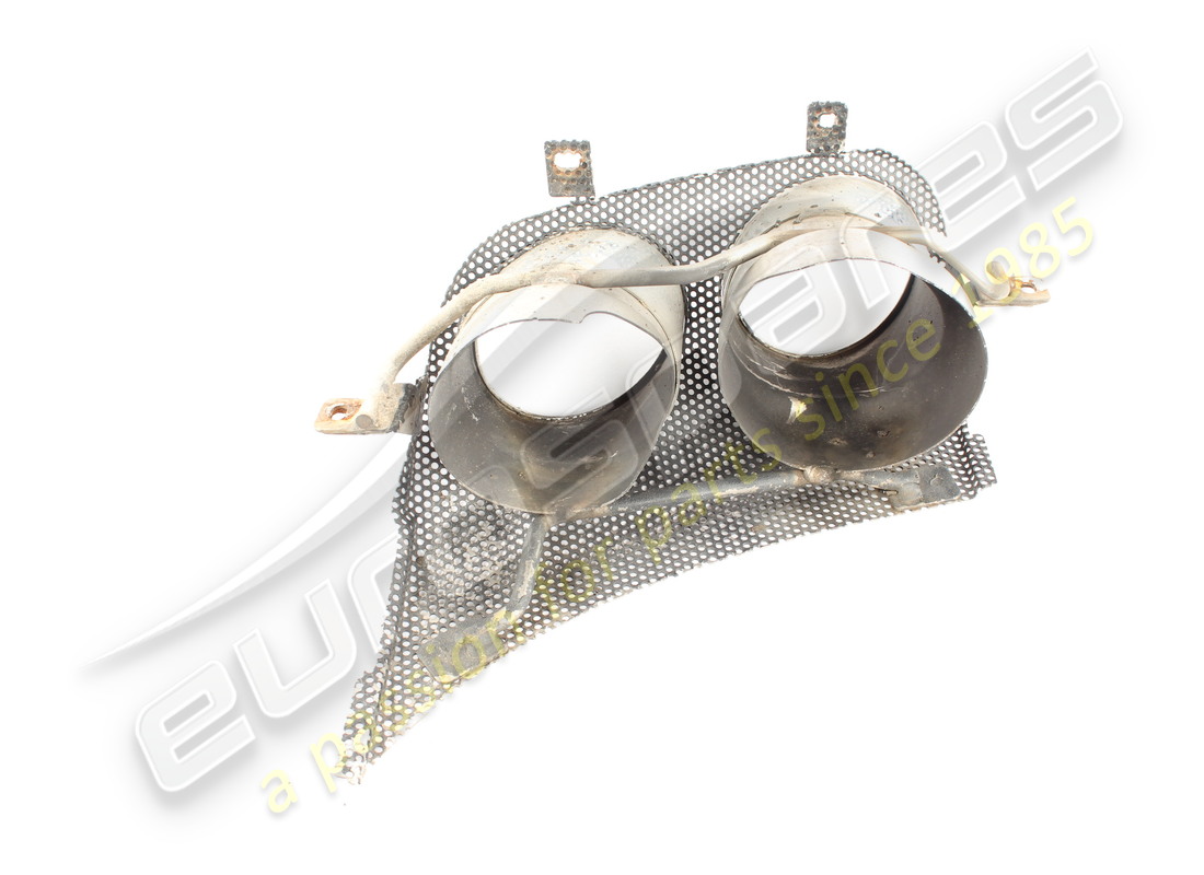 used maserati rh exhaust cover. part number 670104468 (2)