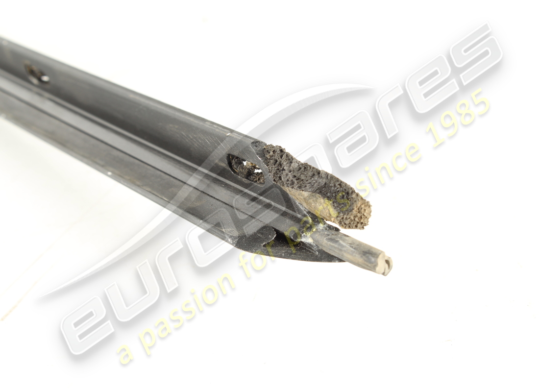 used ferrari lh roof gutter moulding. part number 84294600 (3)