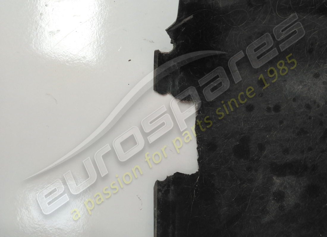 damaged ferrari lh front protection. part number 65375600 (2)
