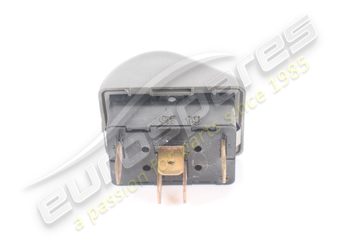 USED FERRARI SPOT LIGHT SWITCH. PART NUMBER 171063 (4) used ferrari spot light switch. part number 171063 (4)