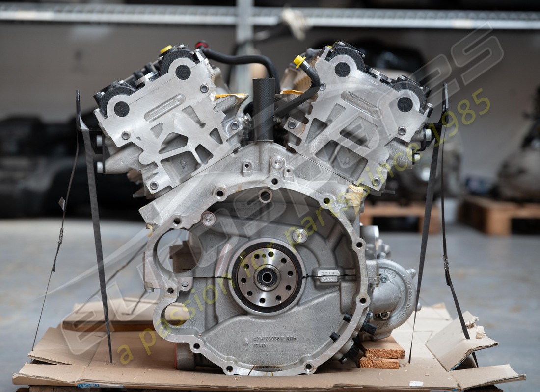 NEW LAMBORGHINI LP700 ENGINE. PART NUMBER 399900138 (4) new lamborghini lp700 engine. part number 399900138 (4)