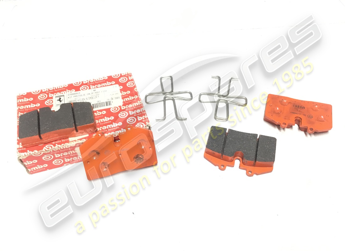NEW FERRARI REAR PAD SET VALID FOR FIORANO. PART NUMBER 70000913 (1) new ferrari rear pad set valid for fiorano. part number 70000913 (1)