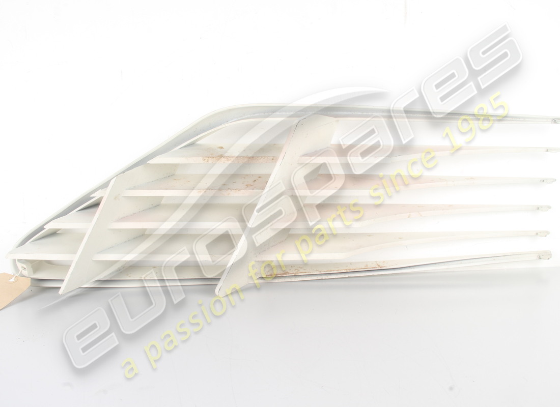 new ferrari rh side intake grille (plastic). part number 60671200 (3)