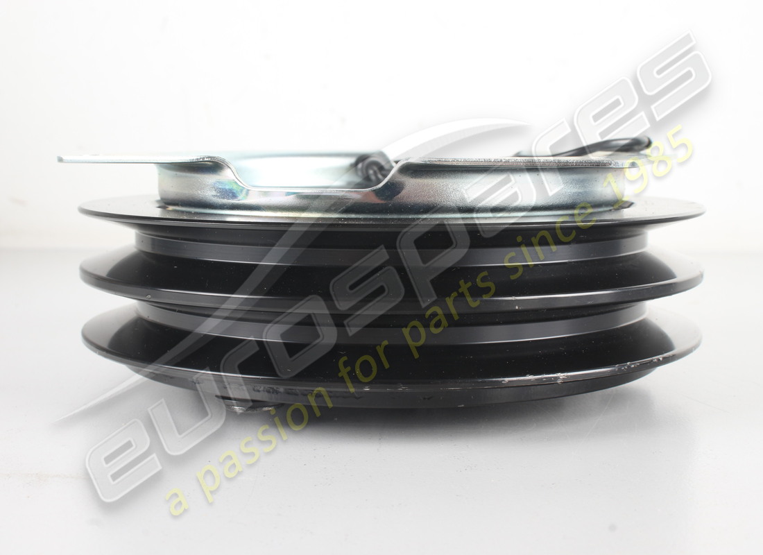 NEW FERRARI AIR CON ELECTROMAGNETIC CLUTCH. PART NUMBER 105148 (3) new ferrari air con electromagnetic clutch. part number 105148 (3)