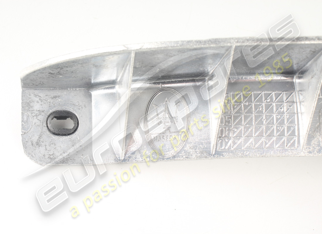 new maserati rh front door handle box. part number 68001800 (2)
