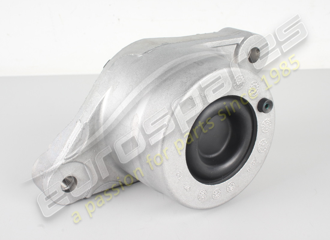 NEW MASERATI RUBBER - LH ENGINE MOUNTING. PART NUMBER 670004870 (2) new maserati rubber - lh engine mounting. part number 670004870 (2)