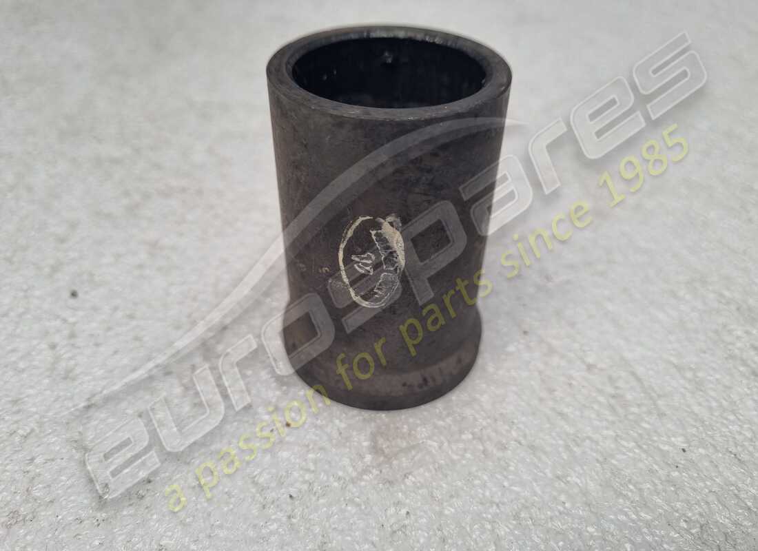USED FERRARI SPACER. PART NUMBER 106129 (3) used ferrari spacer. part number 106129 (3)