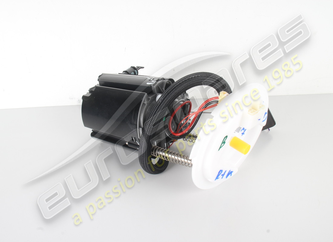 new maserati lh fuel pump (v6 gasoline). part number 670178911 (3)