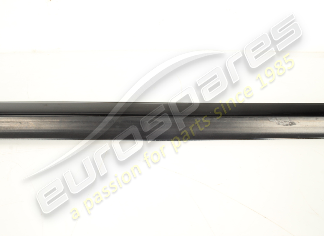 USED MASERATI RH OUTER GLASS SCRAPER GASK. PART NUMBER 82076000 (3) used maserati rh outer glass scraper gask. part number 82076000 (3)