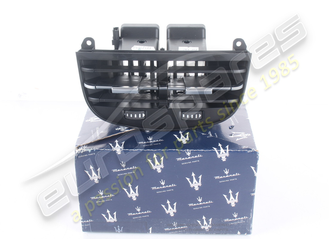 new maserati rear air vent. part number 670150960 (1)