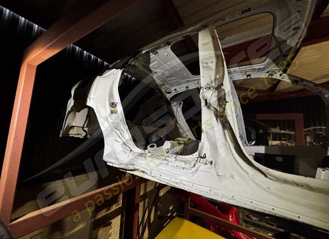 USED LAMBORGHINI COMPLETE BODYSHELL. PART NUMBER 4M0802123BODY (2) used lamborghini complete bodyshell. part number 4m0802123body (2)