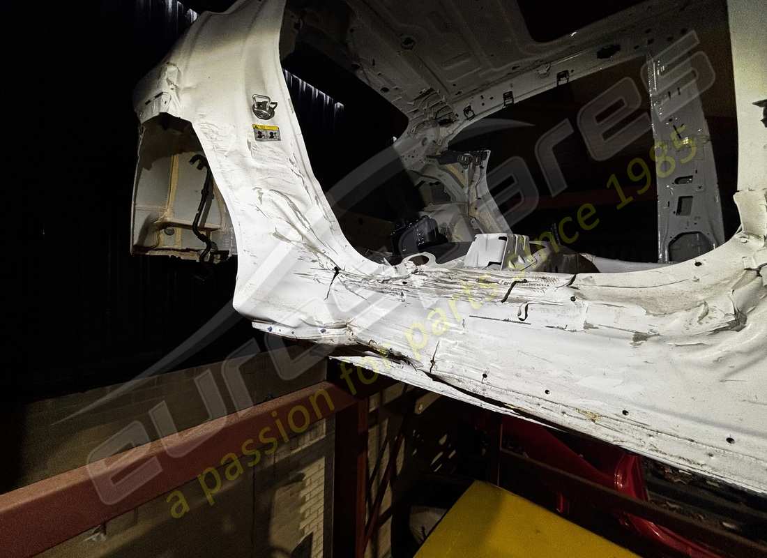 USED LAMBORGHINI COMPLETE BODYSHELL. PART NUMBER 4M0802123BODY (4) used lamborghini complete bodyshell. part number 4m0802123body (4)