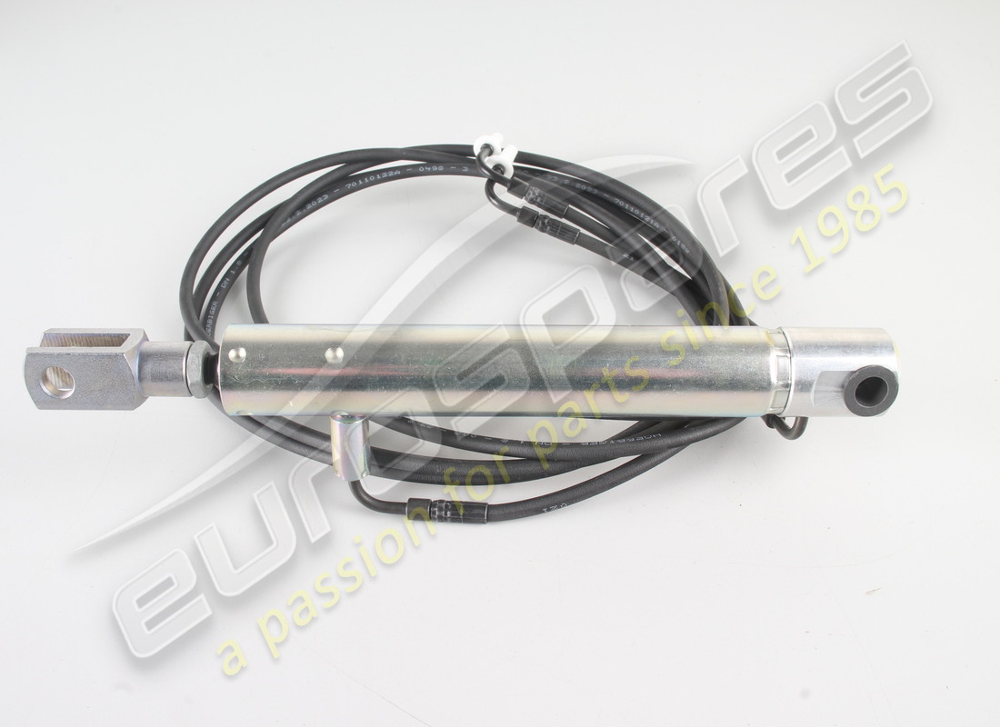 NEW FERRARI REAR GUARD RH CYLINDER. PART NUMBER 66454300 (3) new ferrari rear guard rh cylinder. part number 66454300 (3)