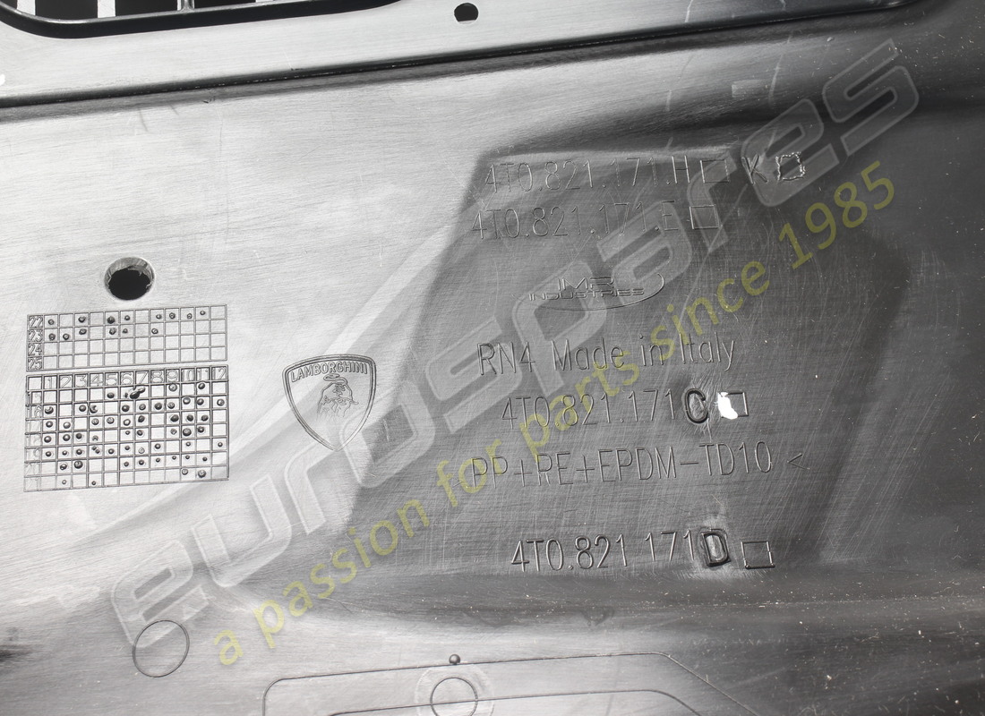 NEW LAMBORGHINI WHEEL HOUSING. PART NUMBER 4T0821171C (4) new lamborghini wheel housing. part number 4t0821171c (4)