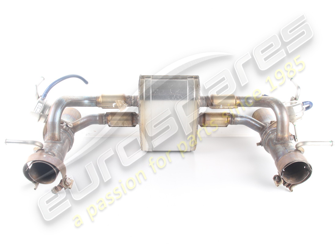 USED FERRARI CENTRAL SILENCER. PART NUMBER 844311 (5) used ferrari central silencer. part number 844311 (5)