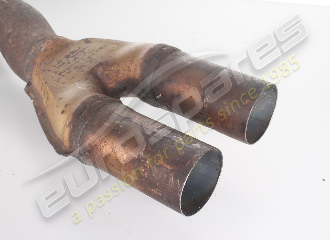used maserati central muffler. part number 670034578 (6)