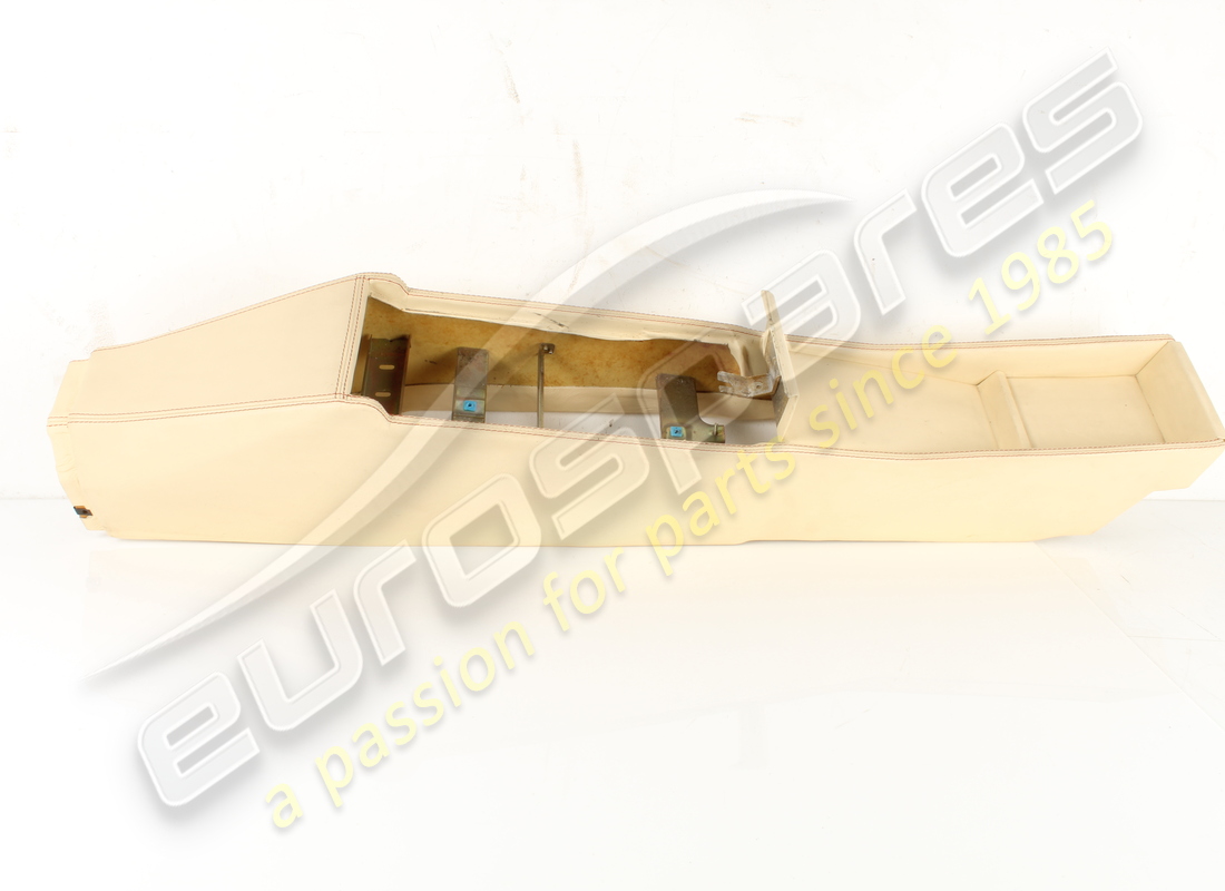 USED FERRARI RHD CONSOLE IN CREAM VM3997. PART NUMBER 65450204 (7) used ferrari rhd console in cream vm3997. part number 65450204 (7)