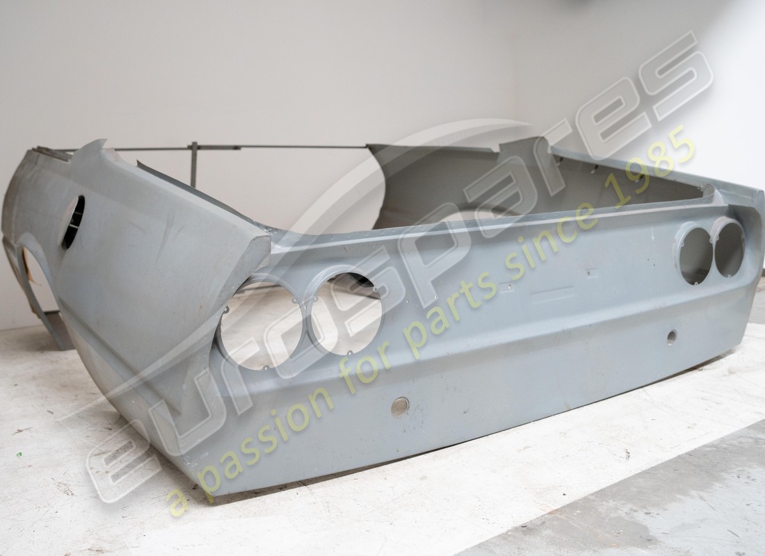 NEW FERRARI REAR END COMPLETE. PART NUMBER 2572000216 (3) new ferrari rear end complete. part number 2572000216 (3)